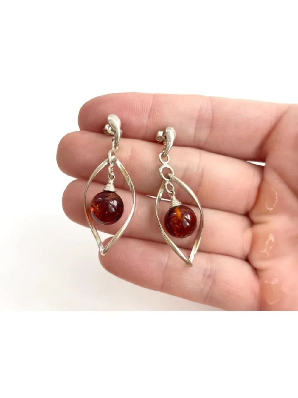 N/A hand dangling gorgeous
